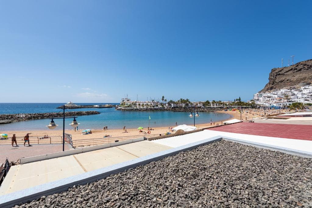 BeachFront in Puerto Mogán 4